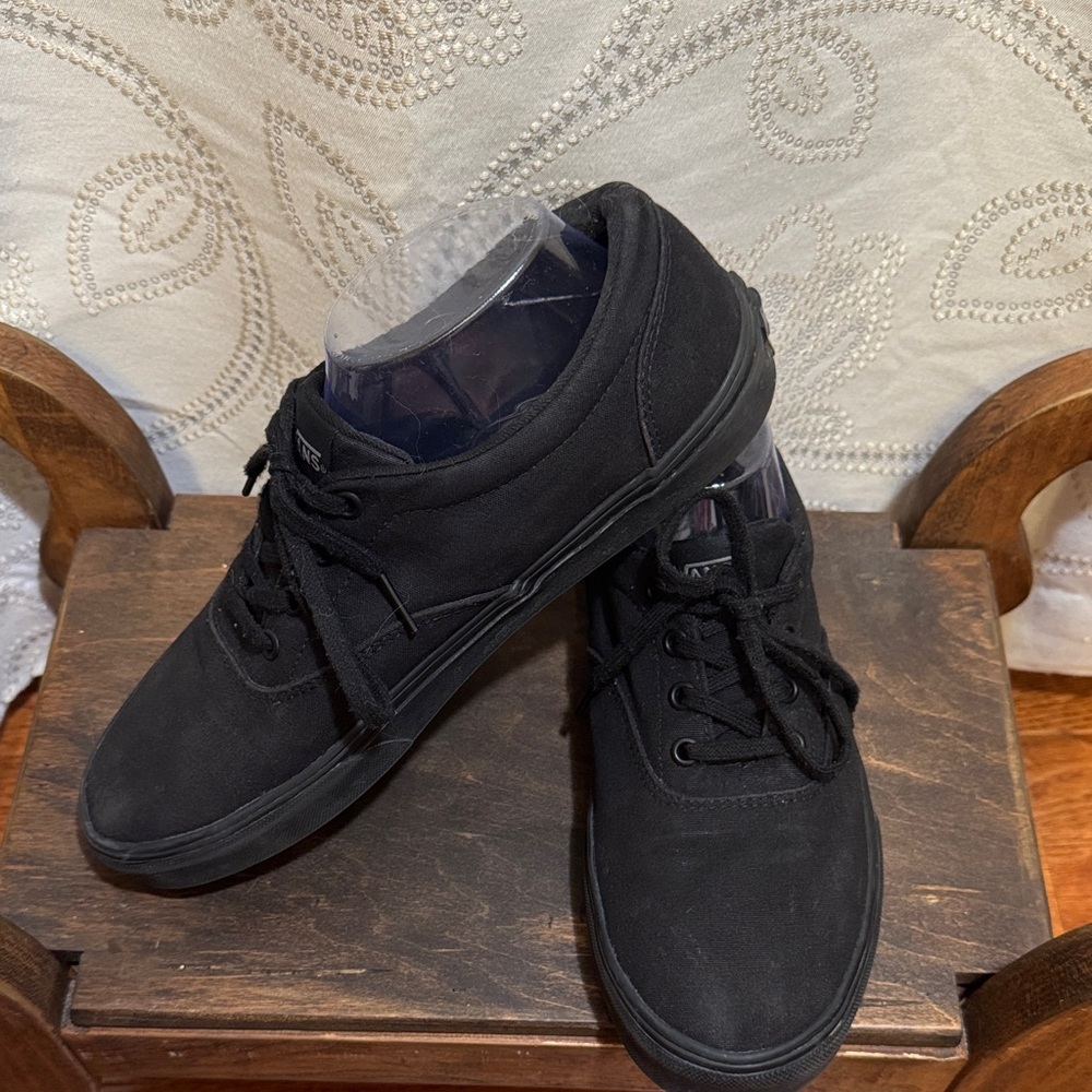 Vans Men's Classic Black Sneakers
